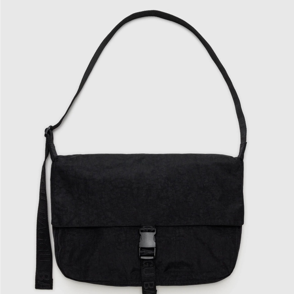 Baggu messenger bag - like new, tags still attached